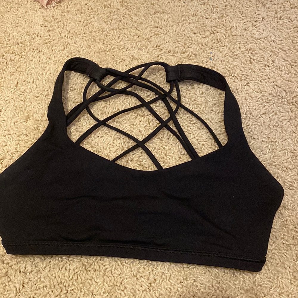 Black lululemon sports bra